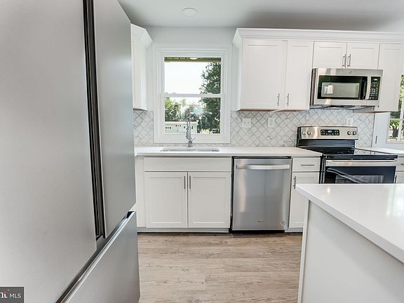 3rd image of 12249 Horseshoe Dr