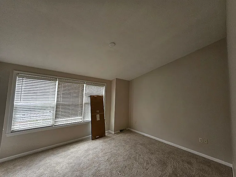10554 Cherry Grove Ct — Photo 13