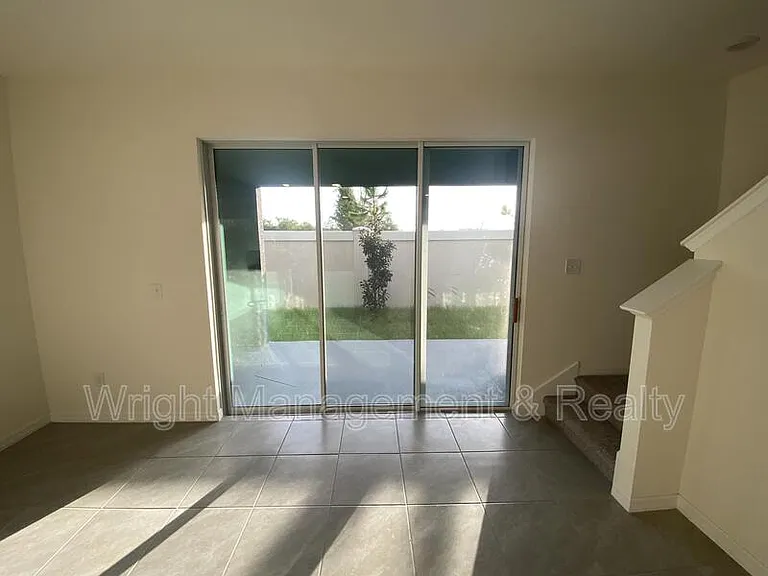 2906 Suncoast Plains Dr — Photo 9