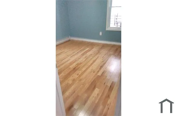Building Photo - 639 S Park St #2