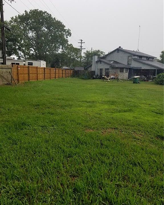 2nd image of 135 Regency Ave
