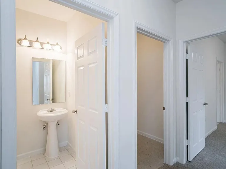 4480 Platinum Dr — Photo 30