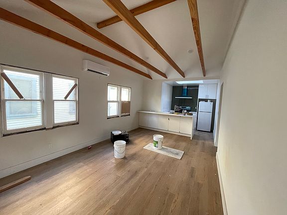 4th image of 306 Market St #1