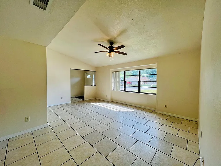 4641 Debbie Ln — Photo 9