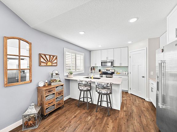 4th image of 1428 Carl Way