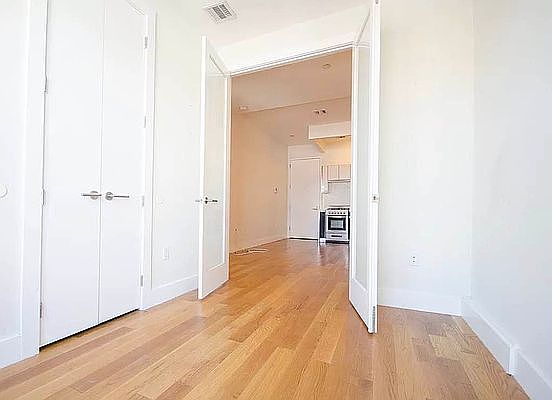 4th image of 751 De Kalb Ave #2S