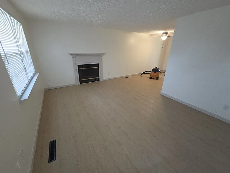 1584 Valdosta Dr — Photo 4