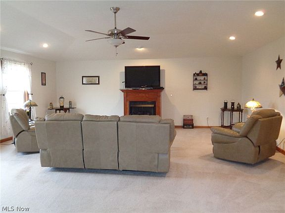 2nd image of 44 Cranberry Ln