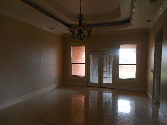 2nd image of 3203 Salvador Ave