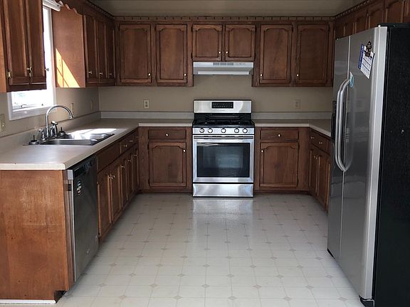2nd image of 106 Laura Dr
