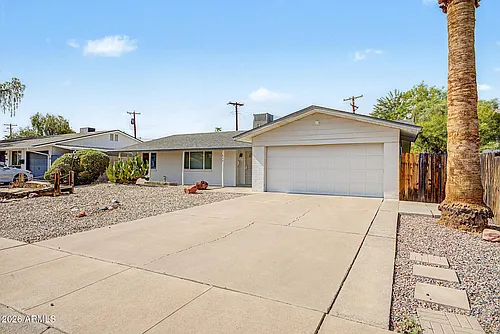 950 E Lilac Dr Photo 1
