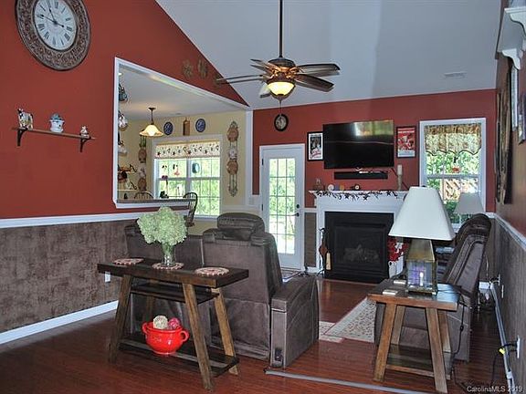 5th image of 131 Creekwalk Ln