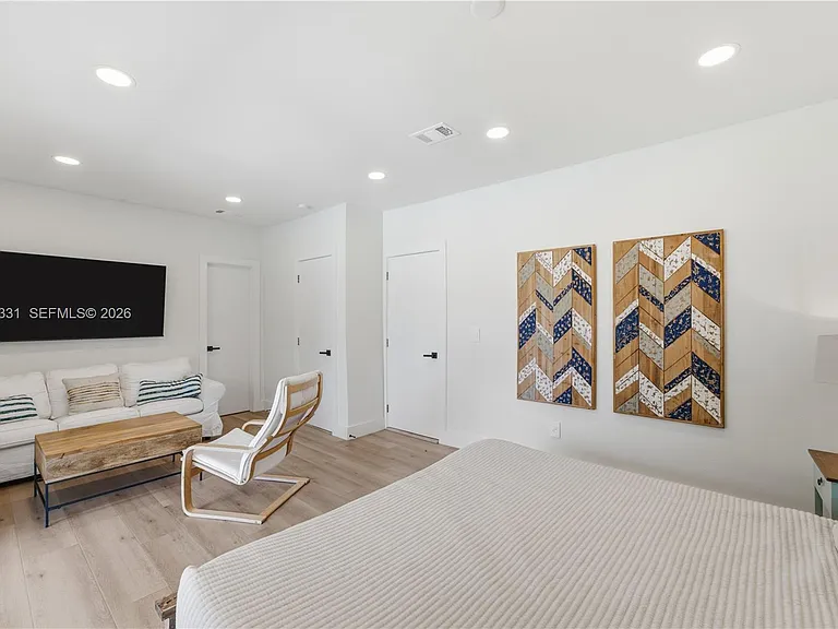 Peachtree Dr — Photo 18