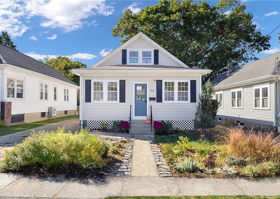 1st image of 84 Myrtle Ave
