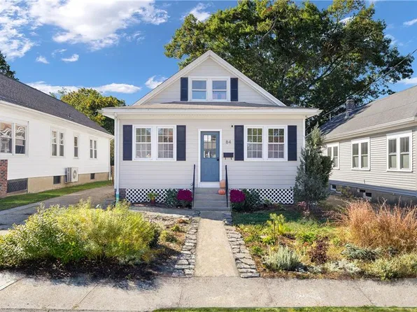 84 Myrtle Ave, Cranston, RI 02910