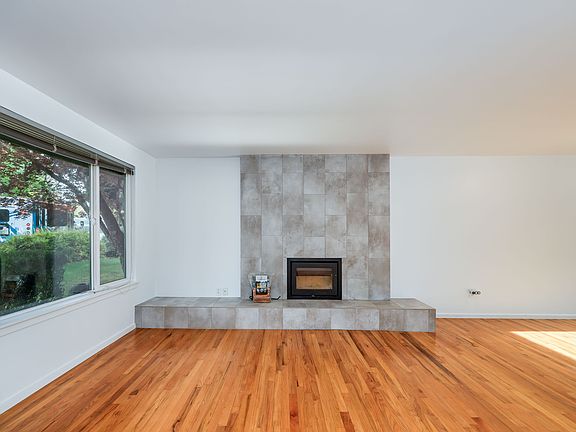 5th image of 439 Brien Dr SE