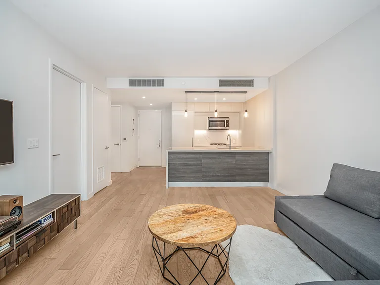 505 W 43rd St #5L — Photo 1