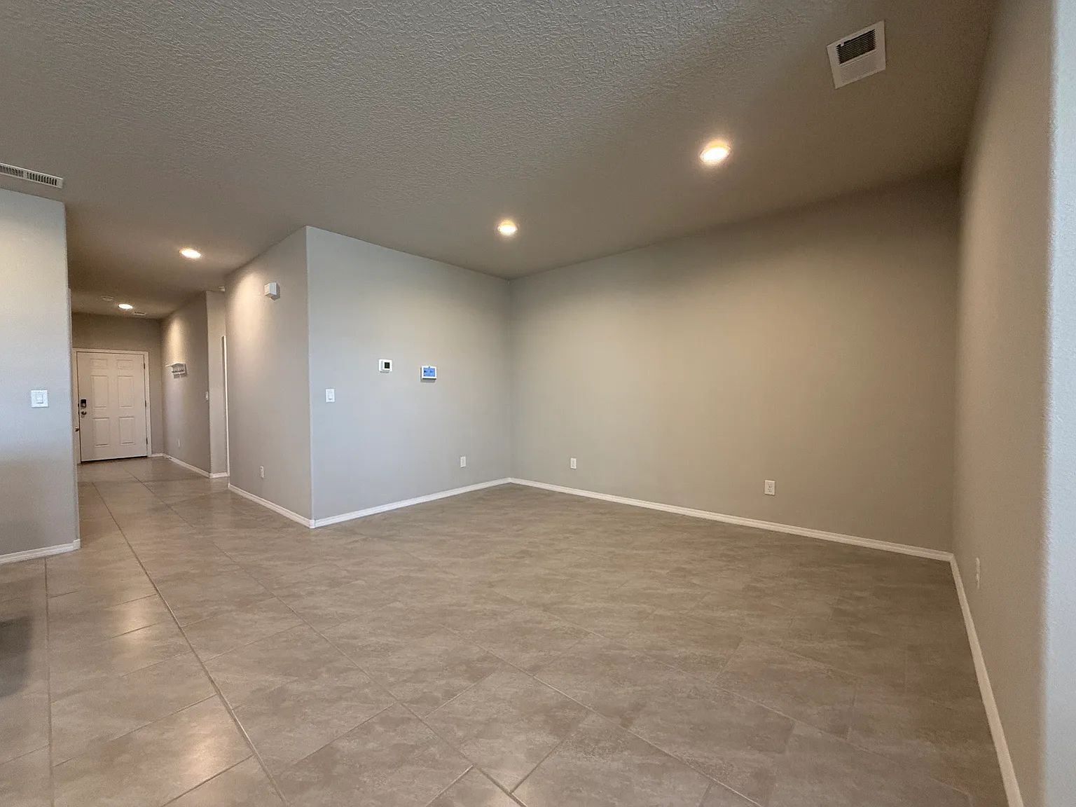 4 bed, 1852 sqft, $2,495 — Photo 4