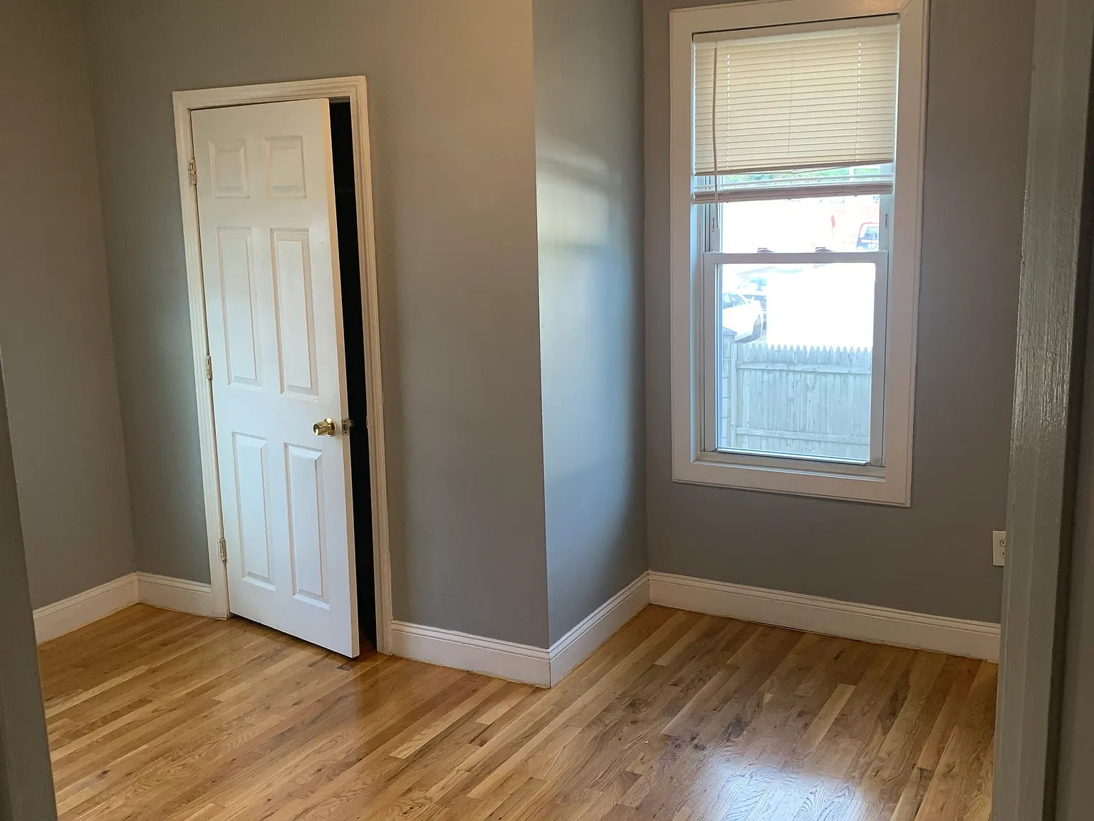 2 bed, 824 sqft, $2,400 — Photo 2