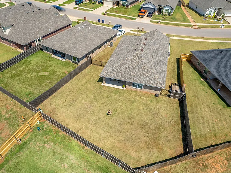 18305 Autumn Grove Dr — Photo 26
