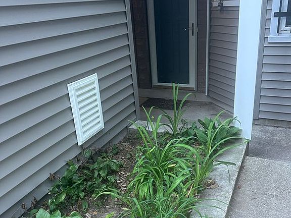 2nd image of 136 Maple Ave #B