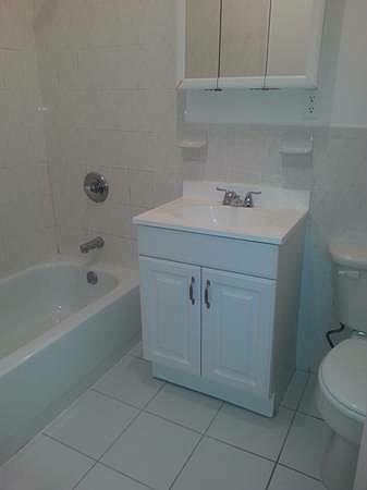 2nd image of 2051 29th St