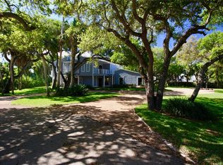 902 Holoma Dr, Indian River Shores, FL 32963