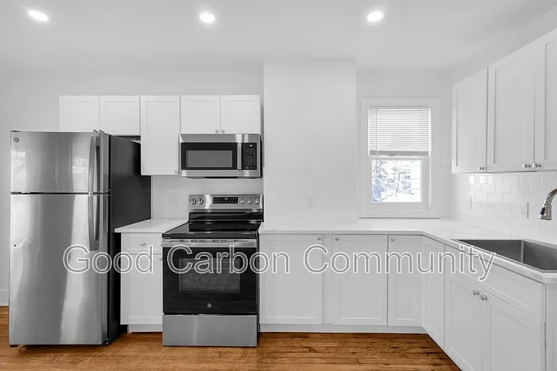 2 bed, 1.0 bath, 1020 sqft, $2,450 — Photo 4
