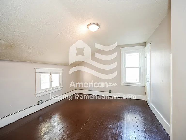 1441017_009_main_bedroom_10.jpg