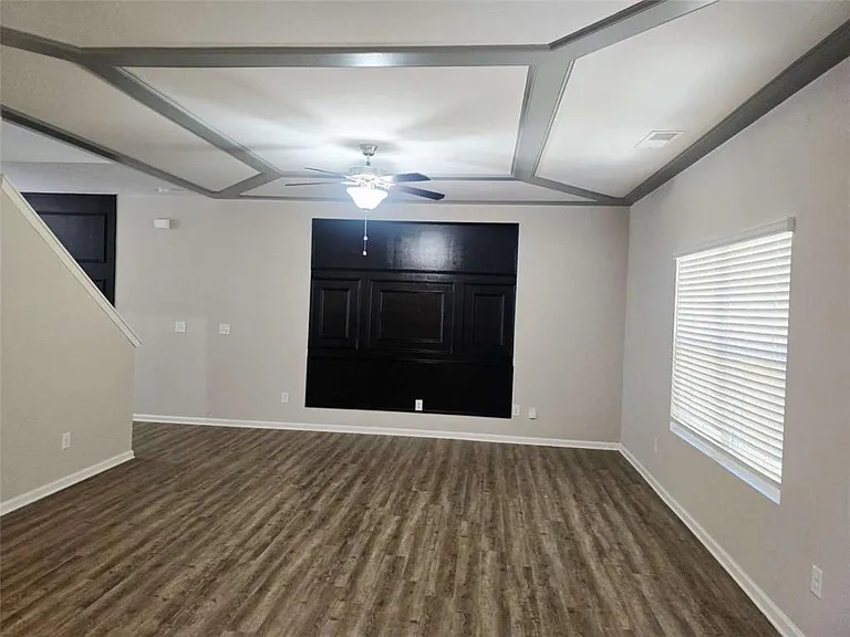 213 N Fortune Way — Photo 4