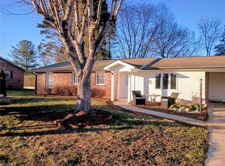 215 Oakwoods Ln, Wilkesboro, NC 28697