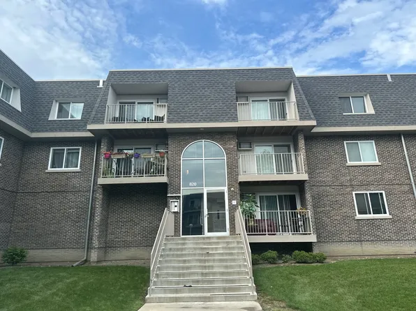 820 McIntosh Ct APT 206, Prospect Heights, IL 60070