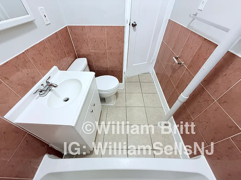 54 Linden Ave #402 — Photo 9