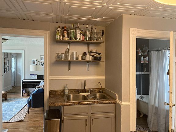 2nd image of 301 Goodhue St #1