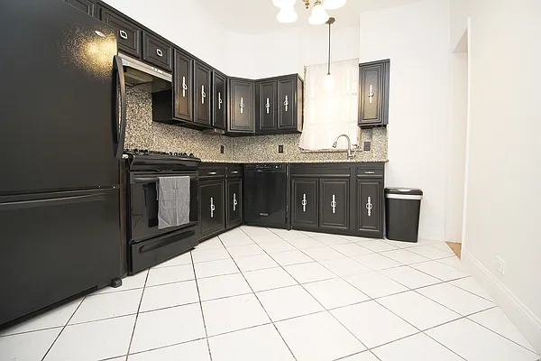 Rented by Modern Spaces | media 14