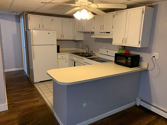 3rd image of 1605 Douglas Ave #Townhouse 16