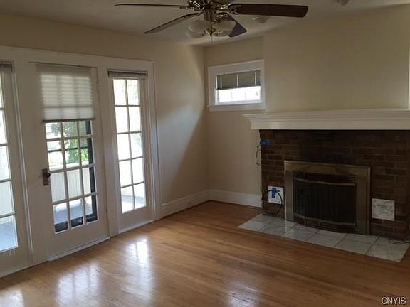 4th image of 1303-05 Five Oak St