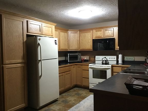 4th image of 1014 Elm St