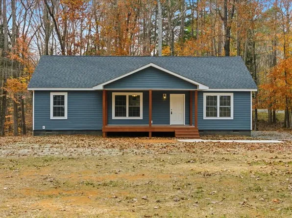 547 Cedar Point Dr, Buffalo Junction, VA 24529