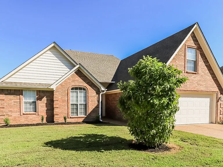 205 Cameron Dr — Photo 4
