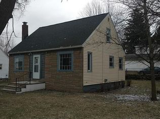 319 5th St NE, Barberton, OH 44203