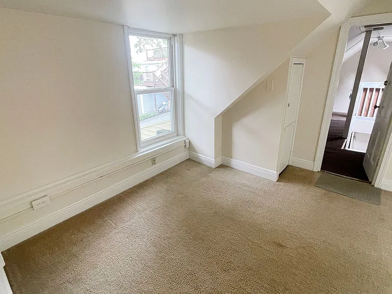6 Maple St — Photo 11