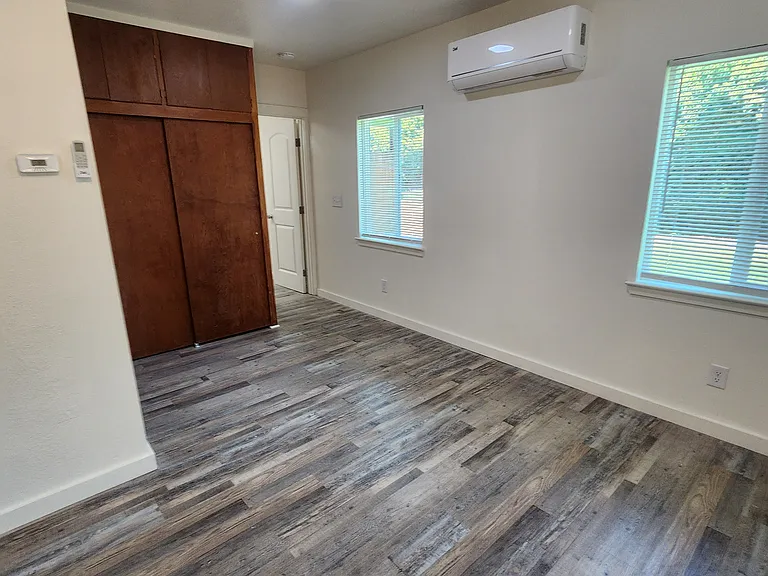 211 N Park St — Photo 18