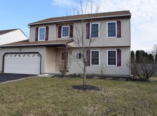 199 Monarch Dr, Pataskala, OH 43062