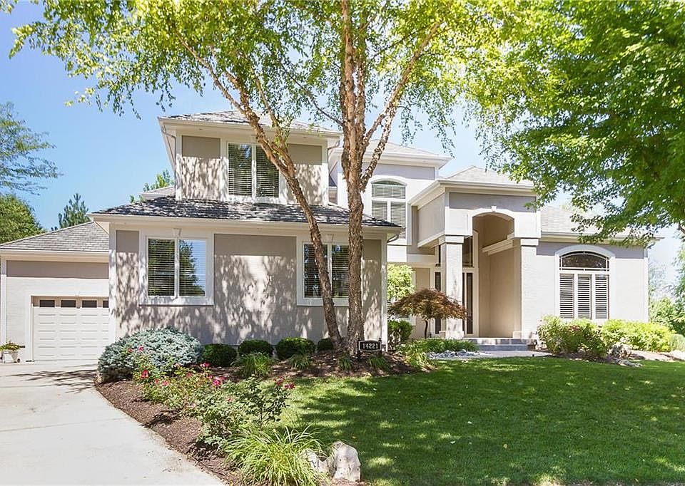 Great location in cul-de-sac with huge private lot. Does not back to any streets.