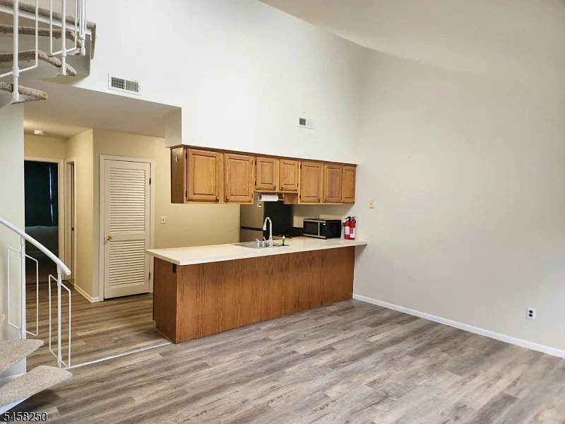 2 bed, 1.0 bath, 916 sqft, $2,000 — Photo 3