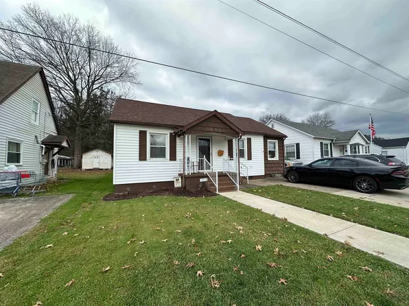 1051 Harrison St, Milton, WV 25541