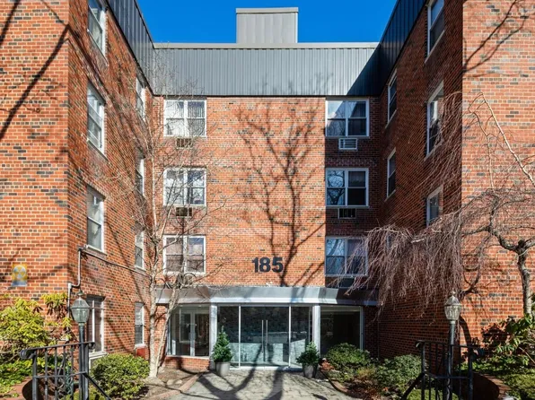 185 S Middle Neck Road S #1 R, Great Neck, NY 11021