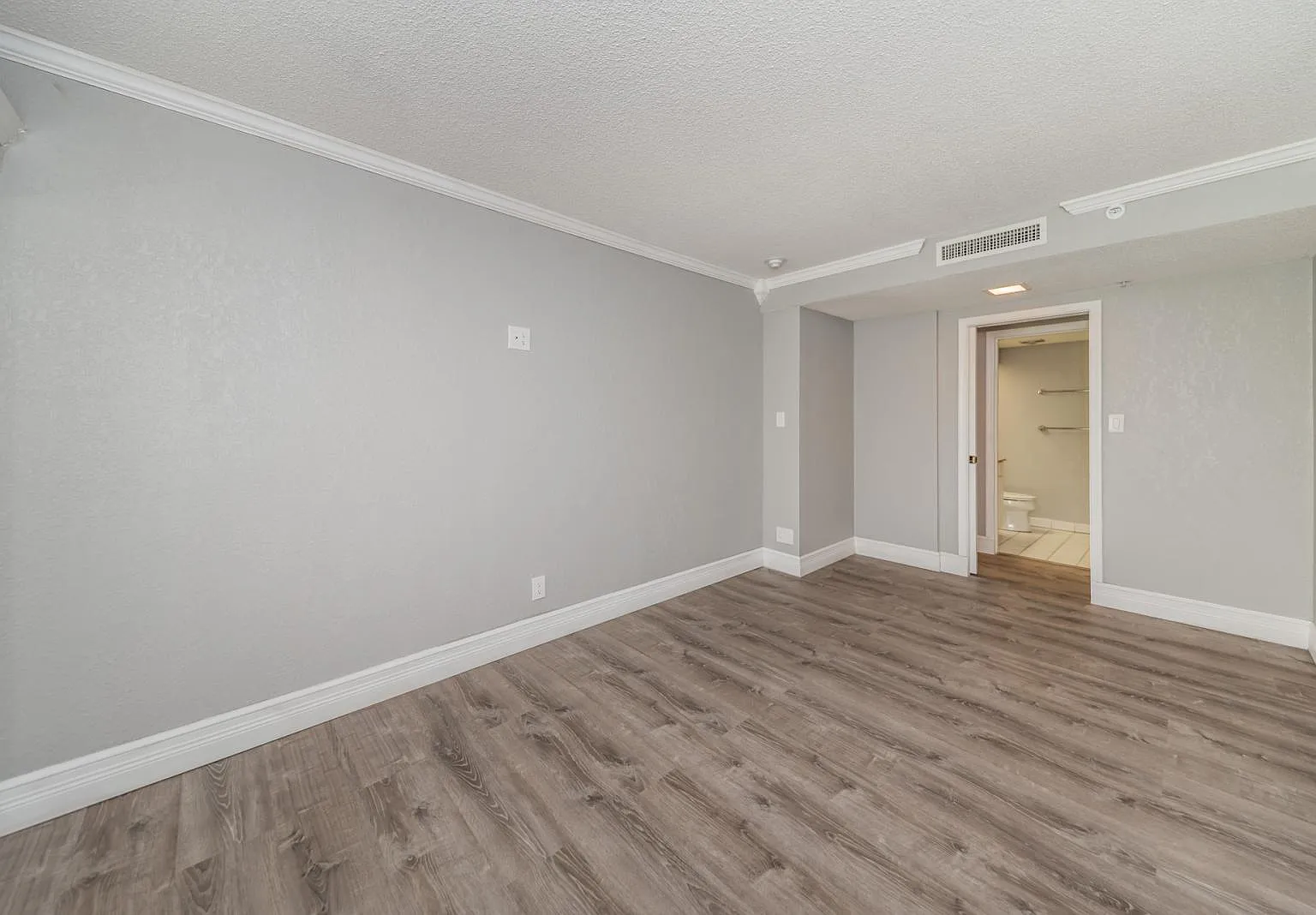 1 bed, 610 sqft, $1,550 — Photo 4