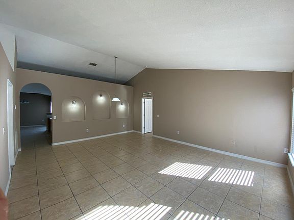4th image of 846 Grantham Dr